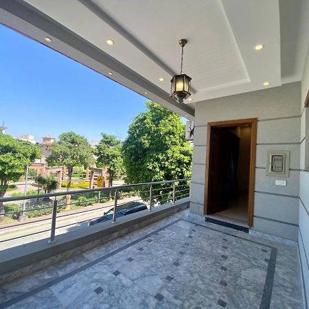 Luxury Guest House In Bahria Town راوالبيندي المظهر الخارجي الصورة